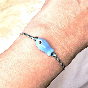 HAVBLÅ FISK Charm Armbånd