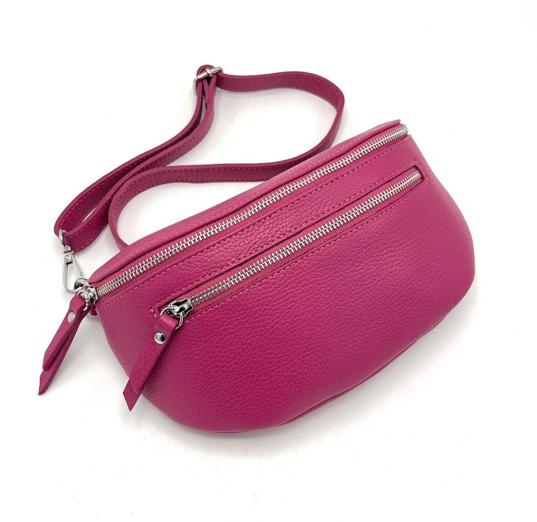 FUCHSIA Læderbæltetaske med Frontlomme. Fuchsia bæltetaske med frontlomme og rem.