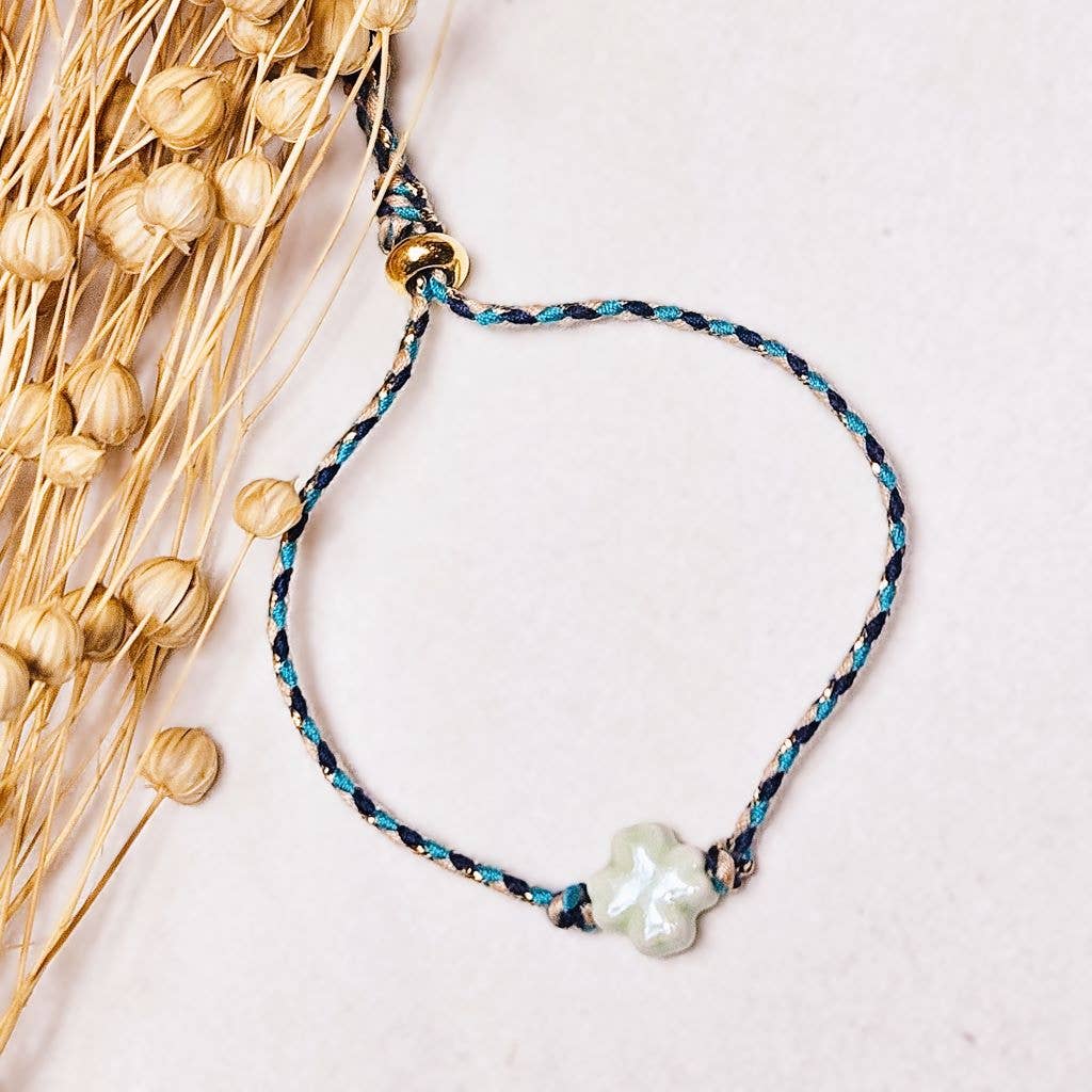 LYSEGRØN FIRKLØVER Charm Armbånd