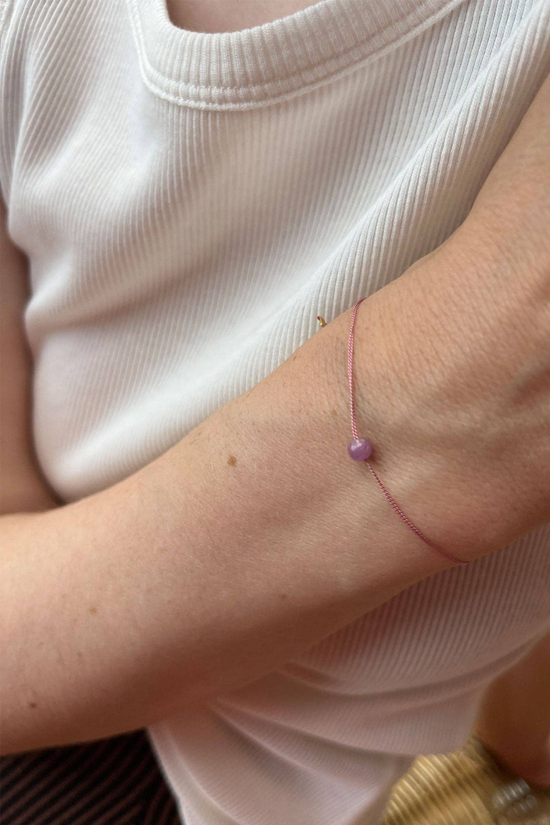 FEBRUAR ØNSKEARMBÅND med Fødselssten Ametyst