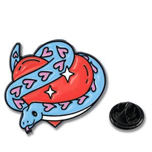 HJERTE MED SLANGE Pin