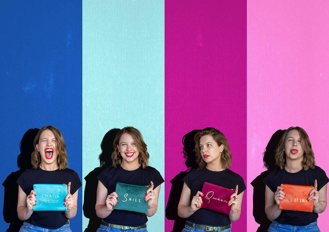 IN MY BEST ERA Makeuptaske i rød velour