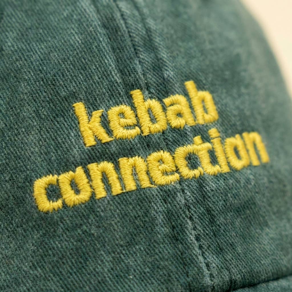 KEBAB CONNECTION Grøn Broderet Kasket i Øko Bomuld