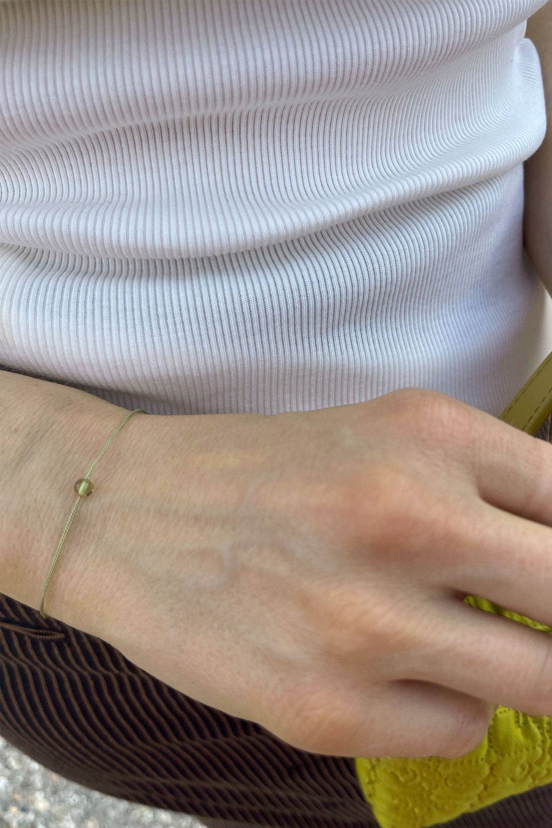 OKTOBER ØNSKEARMBÅND med opal fra Jukserei