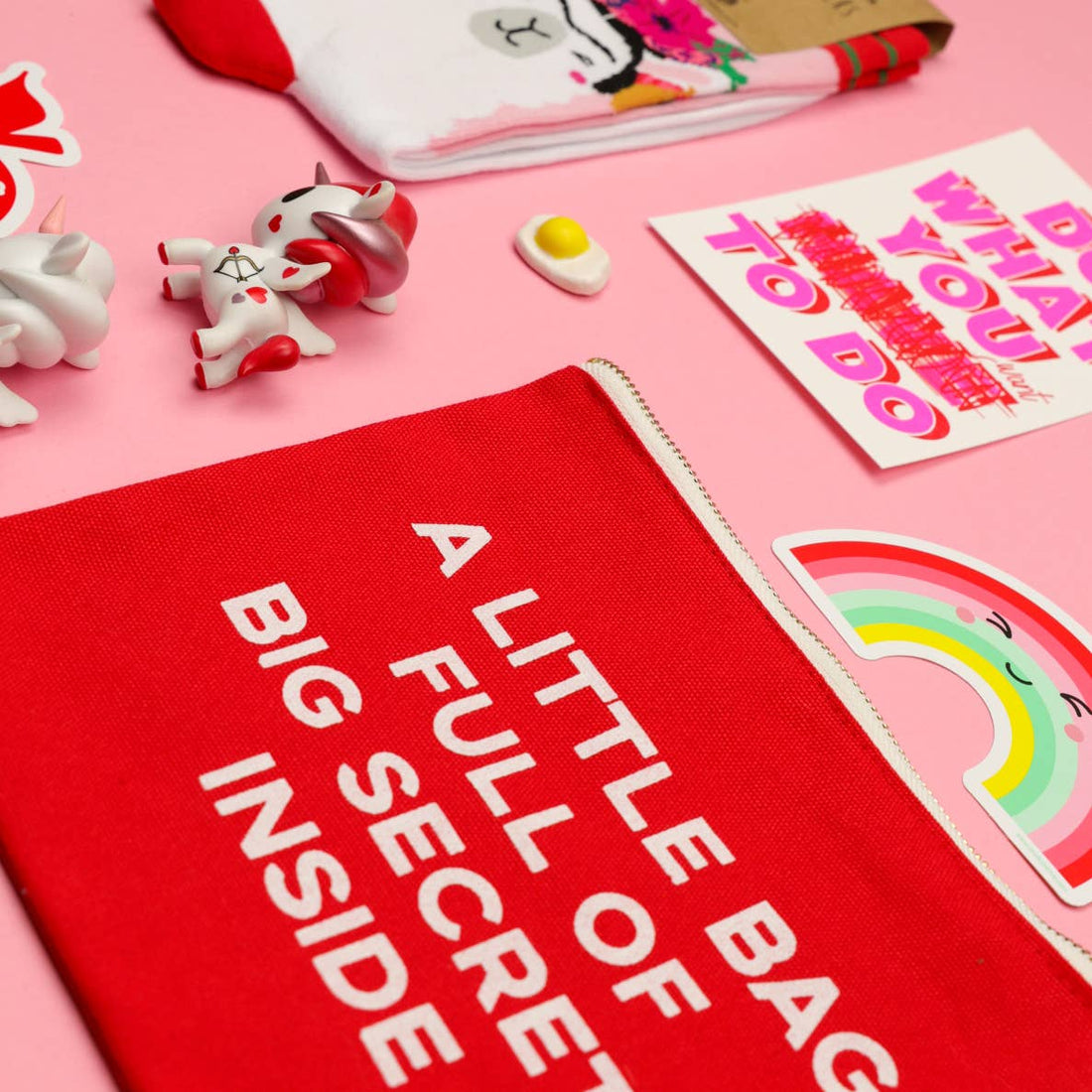 A little bag full of big secrets makeup pung