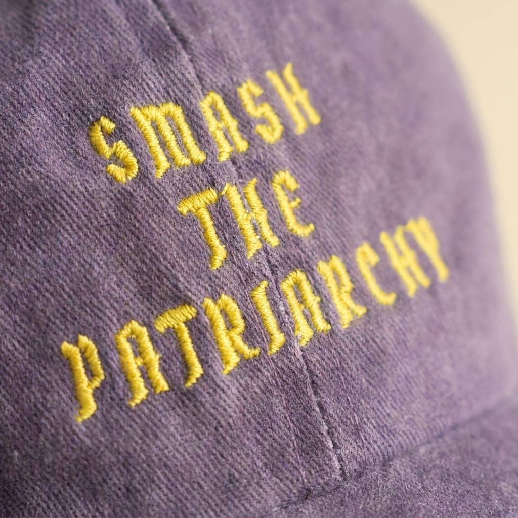 SMASH THE PATRIARCHY Lilla Broderet Kasket med guld tekst