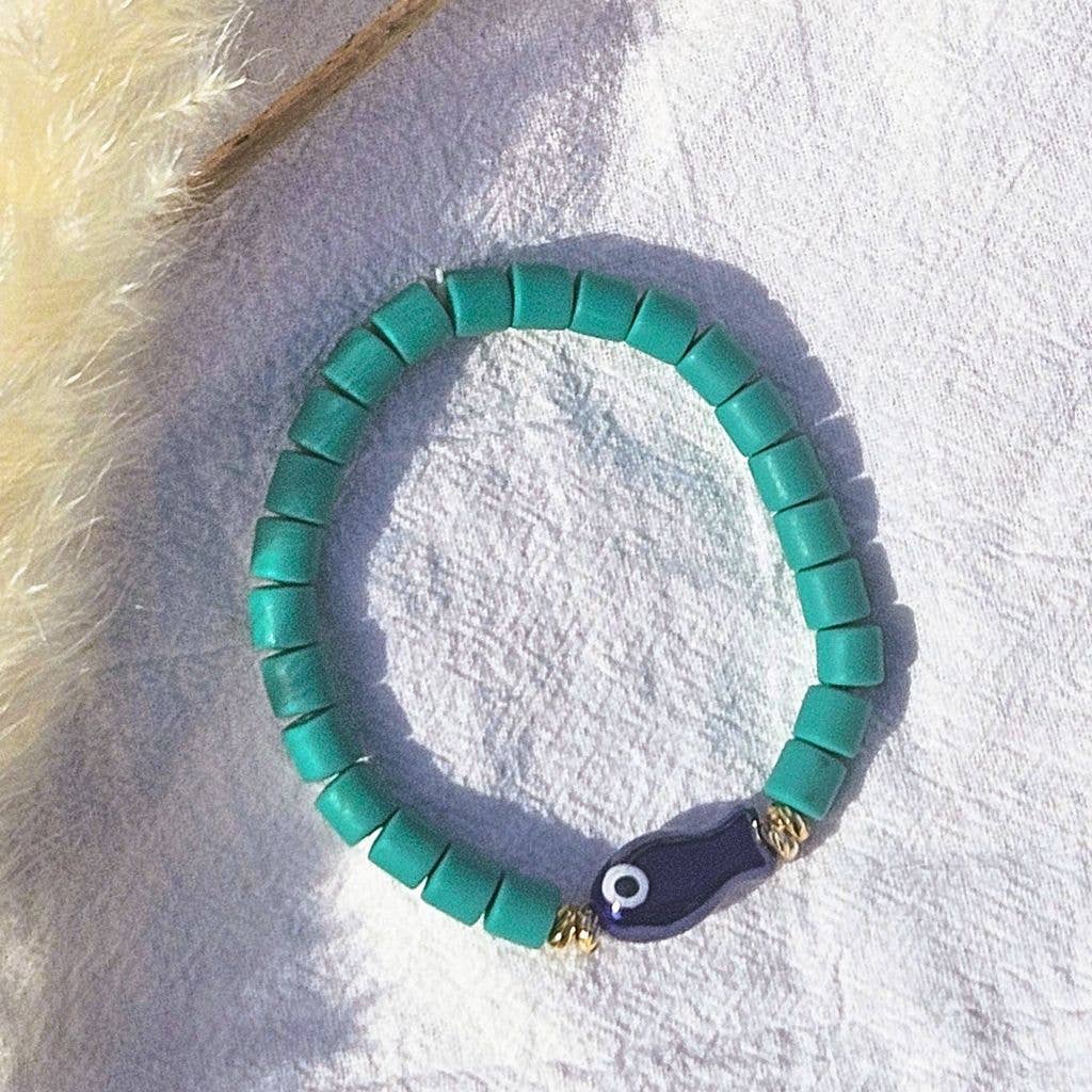 TURQUOISE BEADED FISH Charm Armbånd