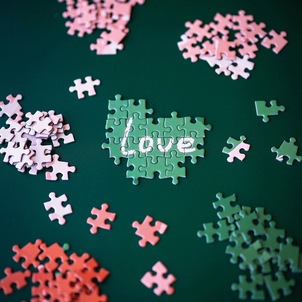 LOVE IS IN THE AIR Puslespil med 500 brikker – tekstsektion med løse brikker