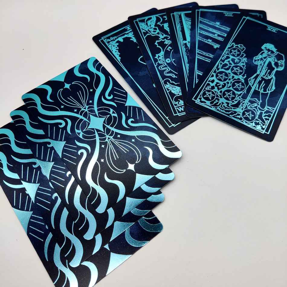 blå tarotkort med rider waithe symbolik