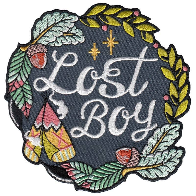LOST BOY Strygemærke, blade, en økse og teksten LOST BOY