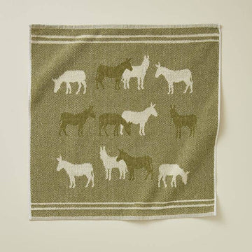 GRØNNE ÆSLER Gæstehåndklæde 50x50 cm. Design med lyse og grønne æsler på en grøn bund.