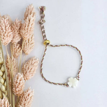 HVID FIRKLØVER Charm Armbånd