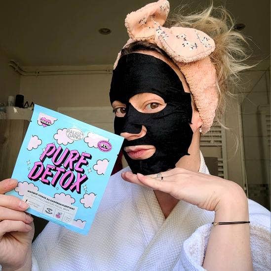 pure detox vegansk ansigtsmaske med kulfibre