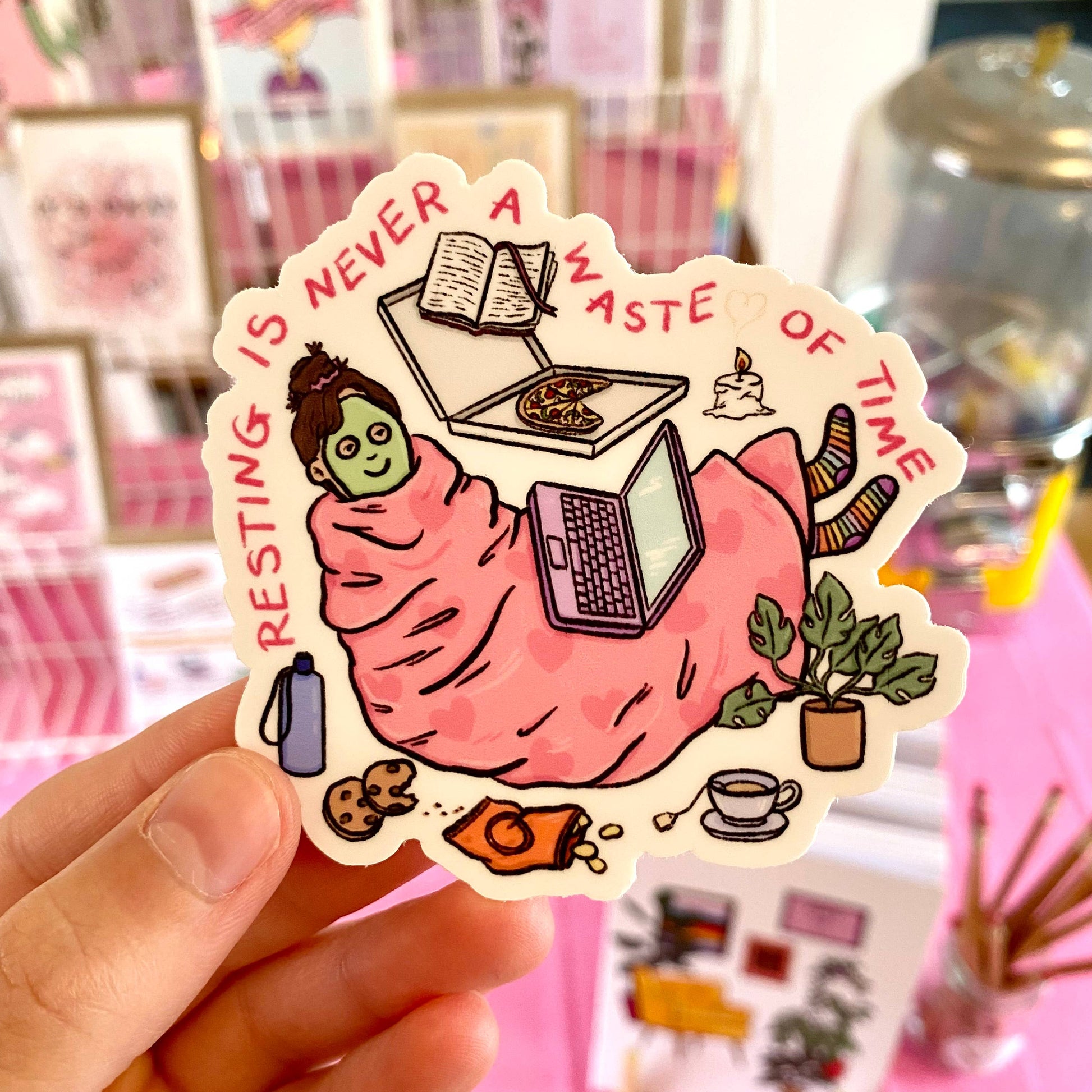 self care klistermærke på laptop i hjemmekontor